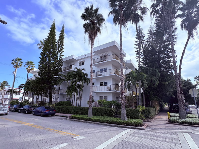Belvedere Gardens Condo main photo